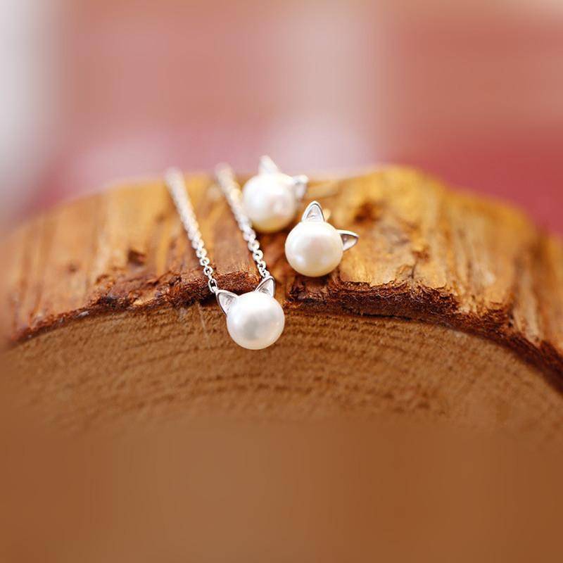 Beautiful Pearl Cat Necklace with Bonus Earrings + Ring