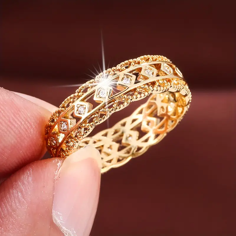 Vintage Hollow Diamond Pattern Gold Ring