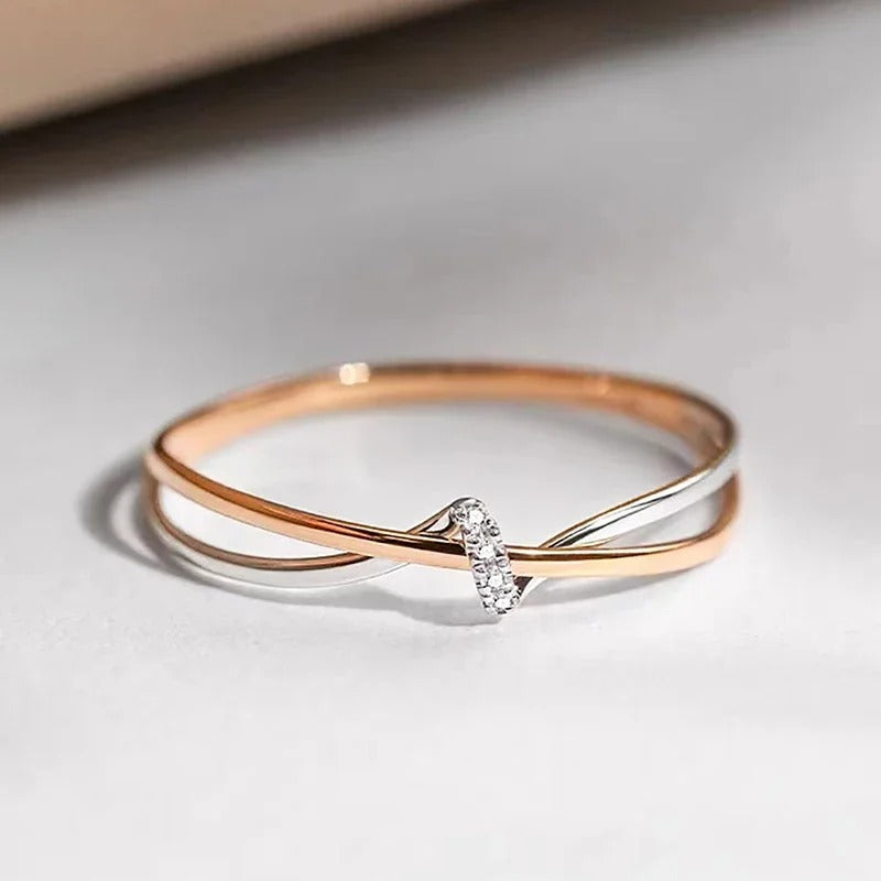 Intertwined Ring in Rose Gold and Silver