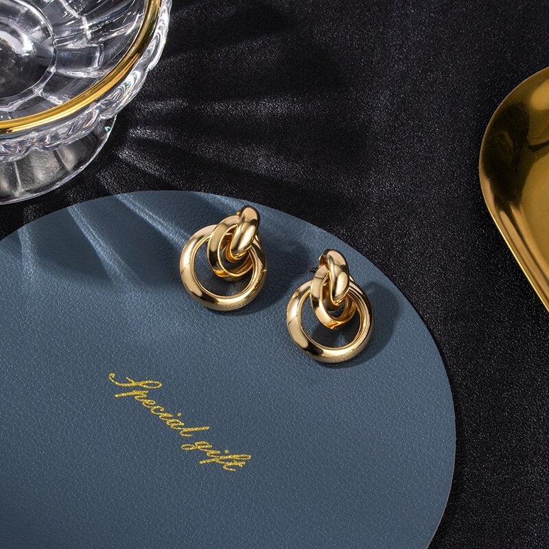 Elegant Gold Hoop Earrings