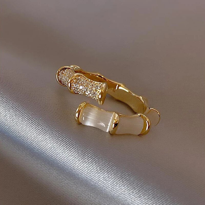 Luxury Adjustable Ring with White Opal in Gold